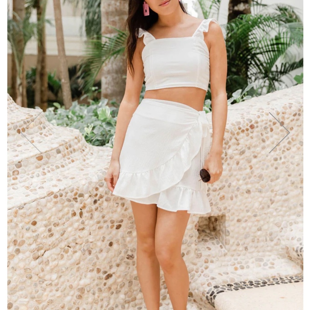 White two piece set